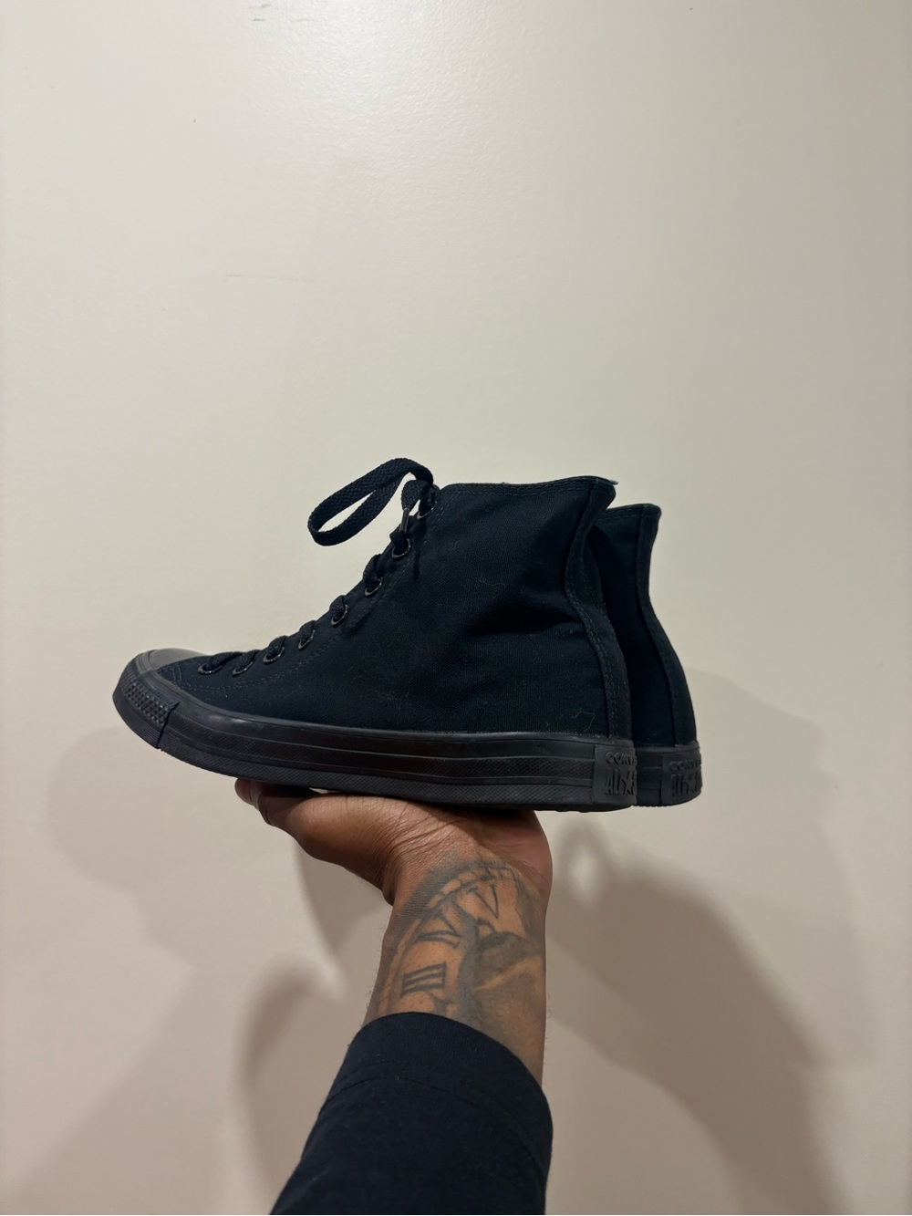 Classic Converse Allstar HighTops - Picture 2 of 3